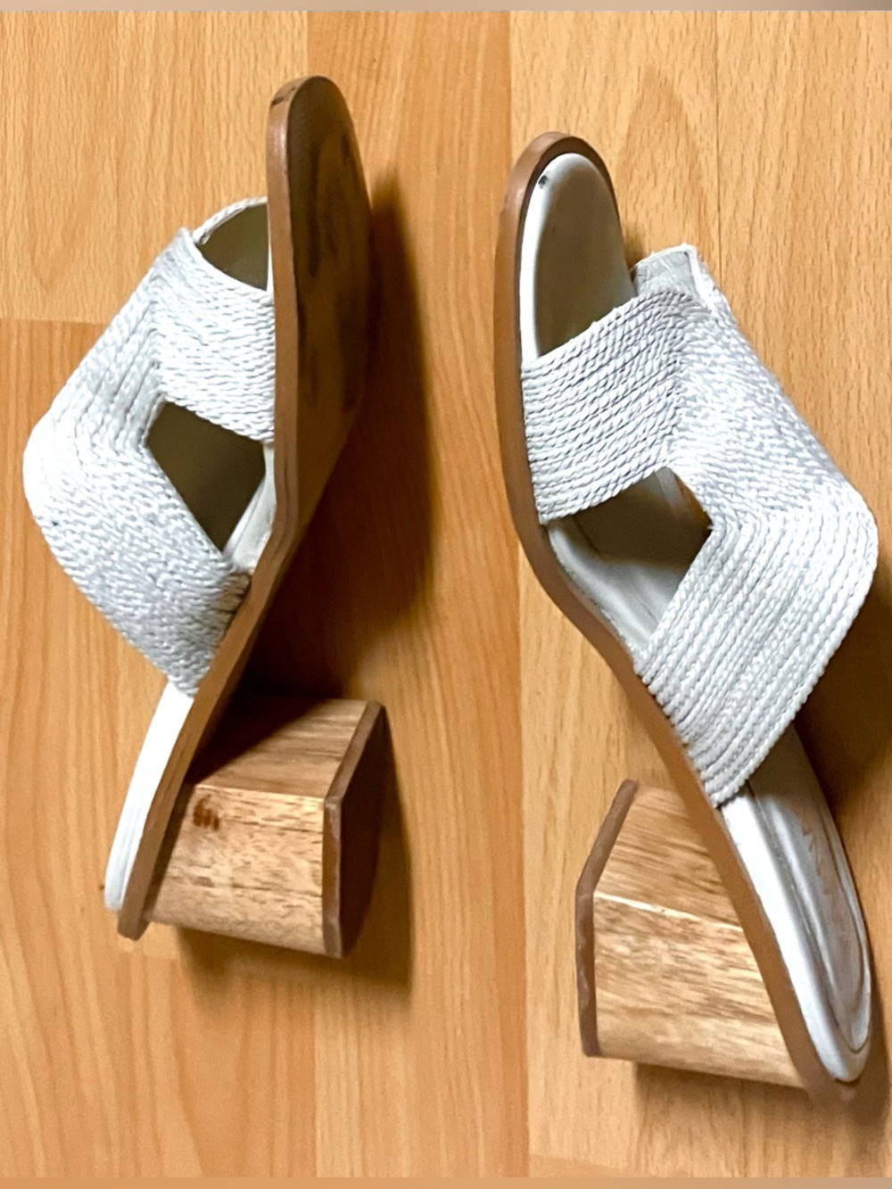 Kaanas Off White Woven Slide Sandals with Wooden Block Heel: Size 8